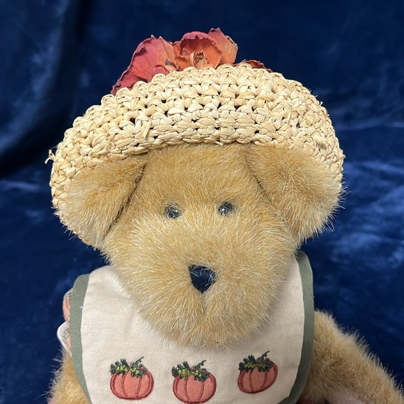 Auntie Autumn Boyds Bears Doll - Picture 2 of 7